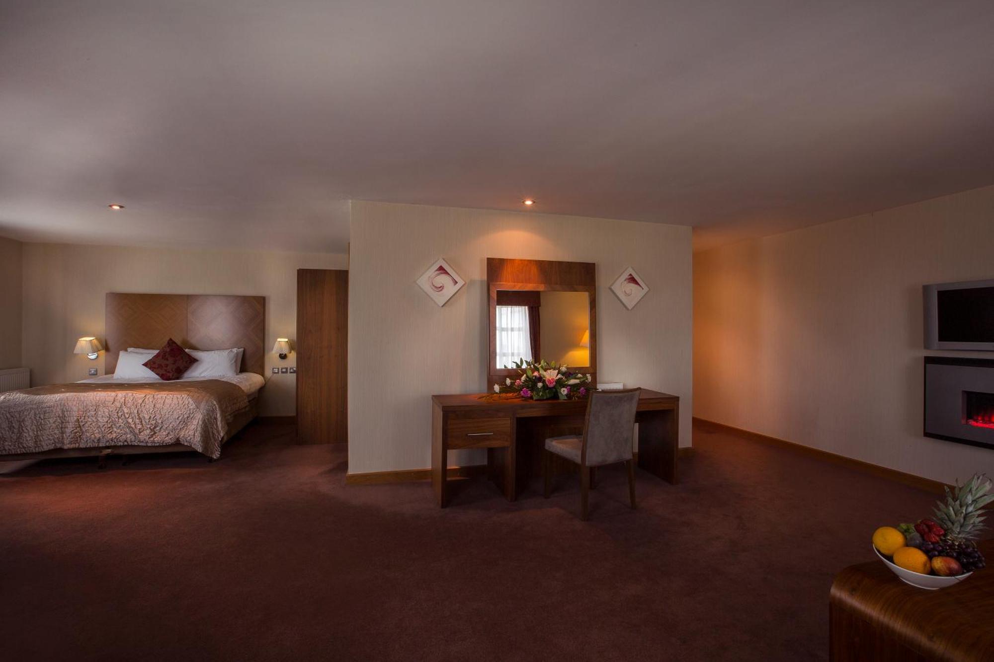 One-Bedroom Suite,1446238057:JPEG